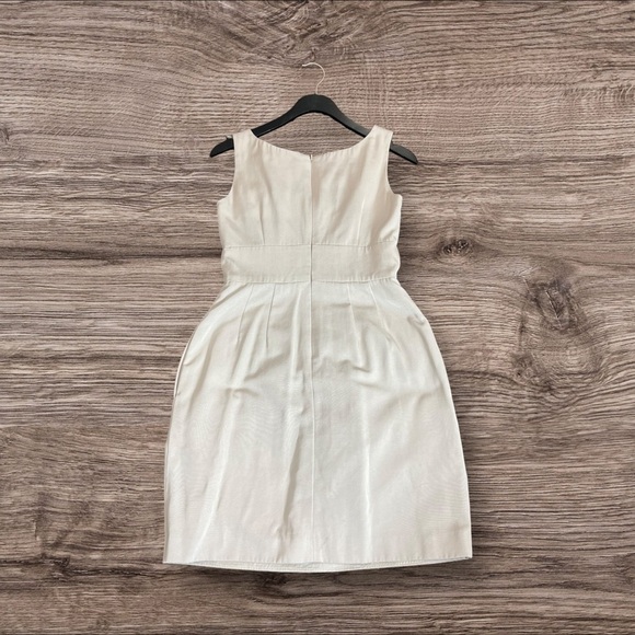 BANANA REPUBLIC SLEEVELESS TAN FIT & FLARE DRESS SIZE 0 WITH POCKETS - Picture 3 of 10